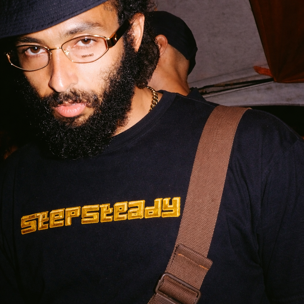 Step Steady Tee - Gold